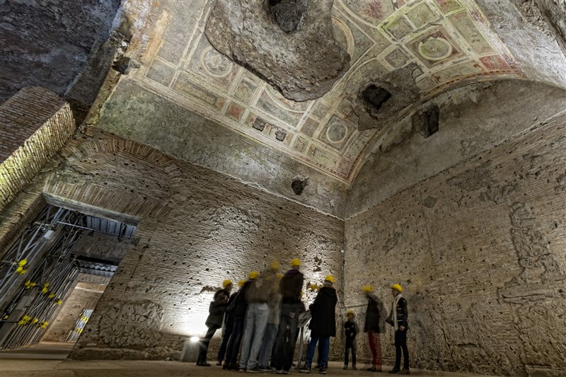 Római titkos látnivalói közül kitűnik Néró császár egykori Aranyháza