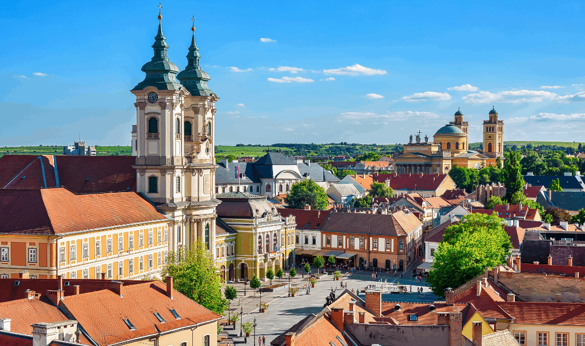 Eger város panorámája