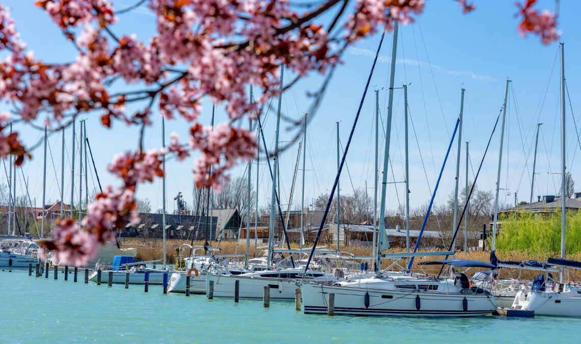 Balaton, Balaton tavasszal, Kikötő